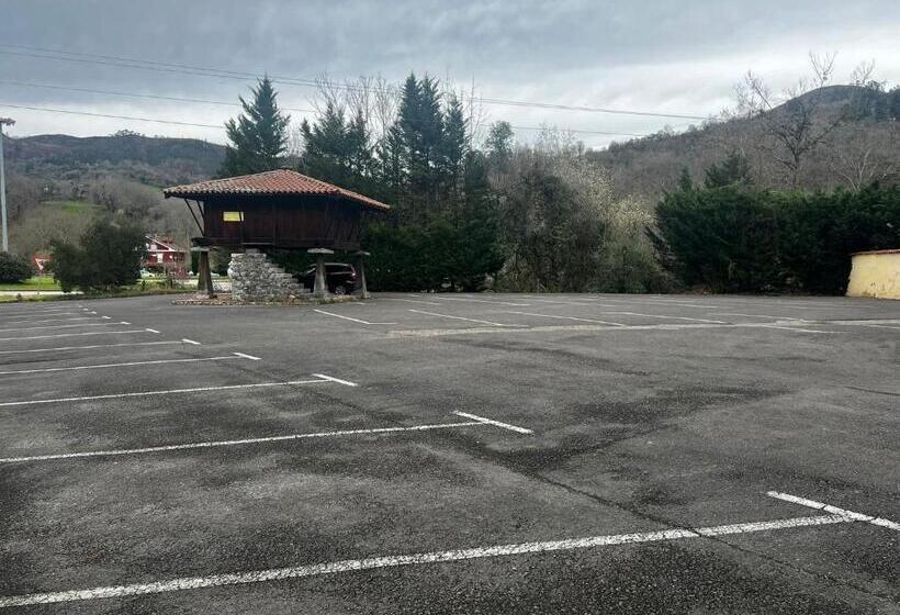 ホテル El Bricial