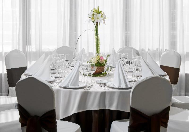 Отель Elba Vecindario Aeropuerto Business & Convention