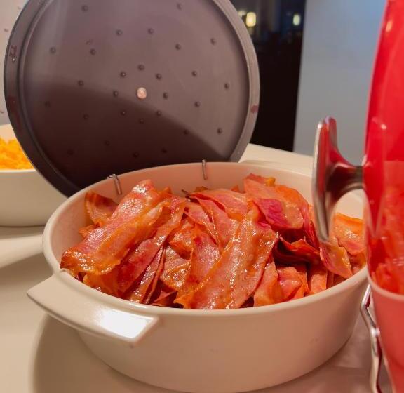 Отель Moxy Barcelona