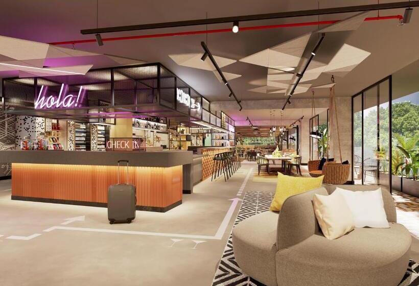 Отель Moxy Barcelona