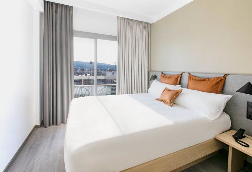 Отель Moxy Barcelona