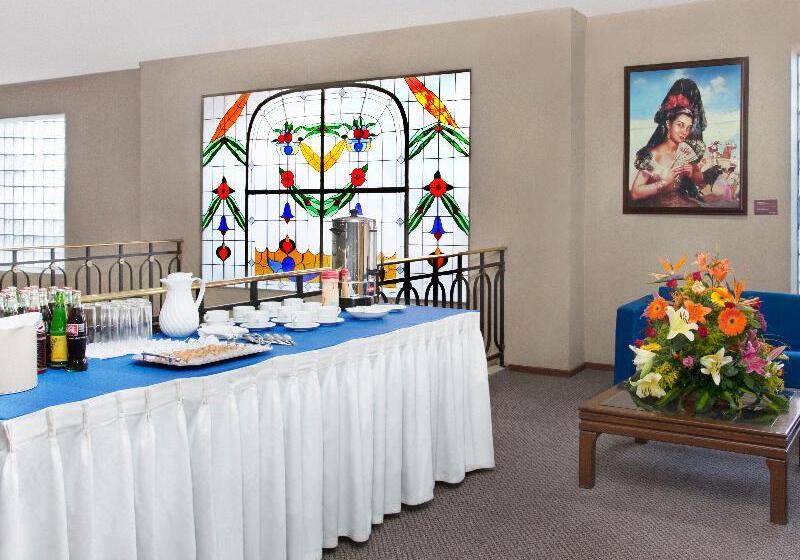 هتل Francia Aguascalientes