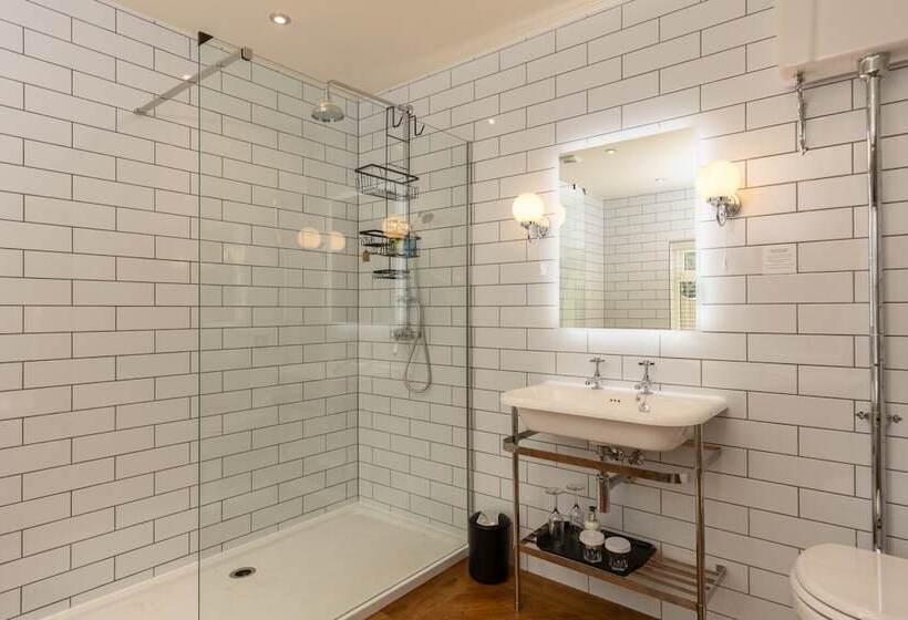 فندق Grange Manor