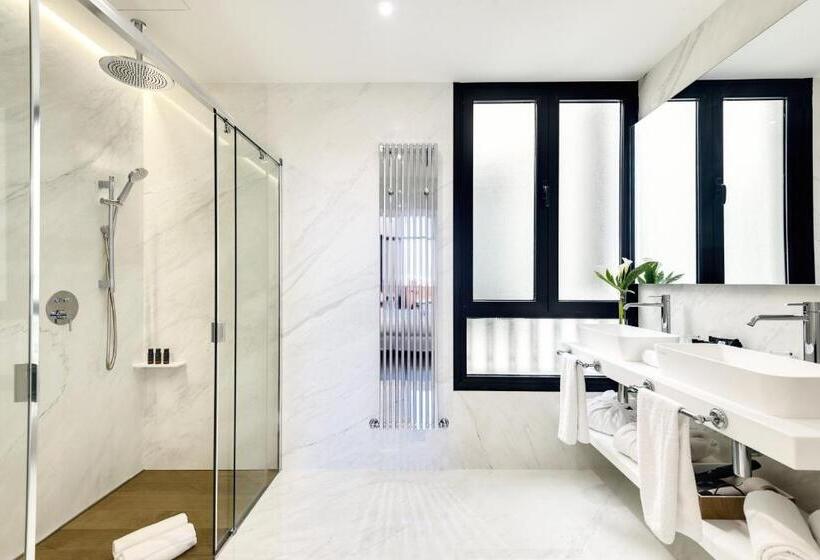 Boutique Hotel H10 Villa de La Reina