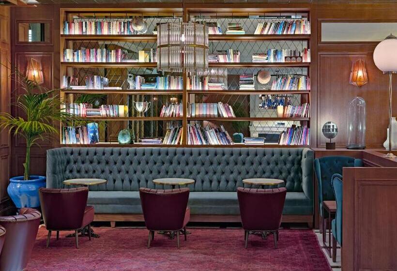 Boutique Hotel H10 Villa de La Reina