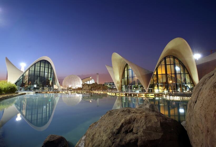 فندق Holiday Inn Express Ciudad De Las Ciencias, An Ihg