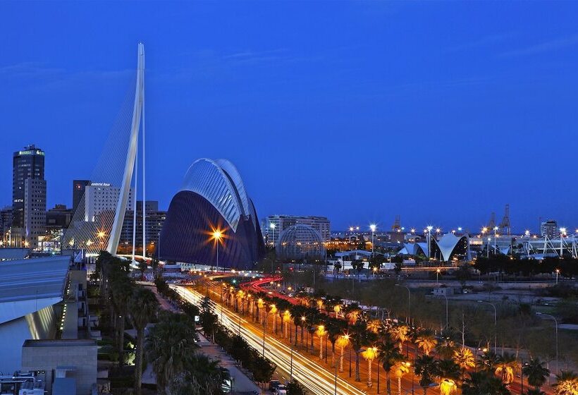 فندق Holiday Inn Express Ciudad De Las Ciencias, An Ihg