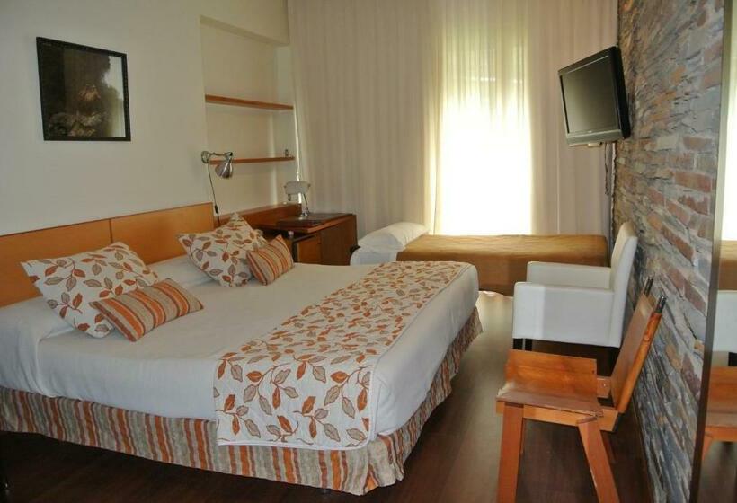 هتل Hospederia Parque De Monfragüe