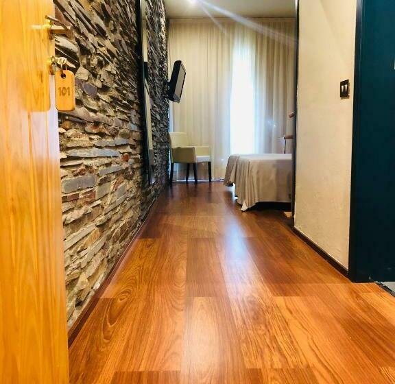 هتل Hospederia Parque De Monfragüe