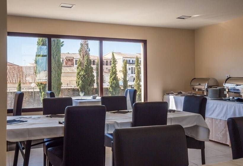 ホテル Hospedería Puente De Alconétar