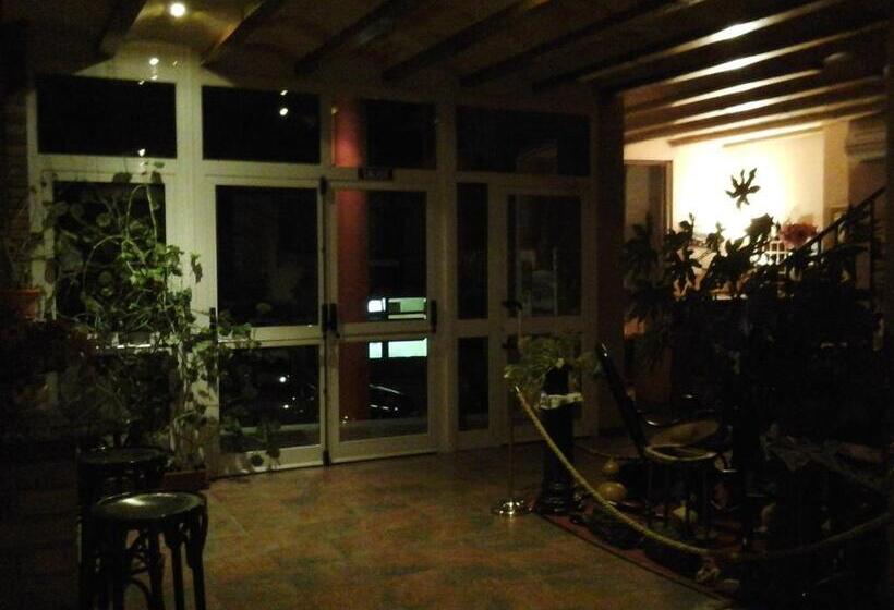 Отель Hostal Piñera