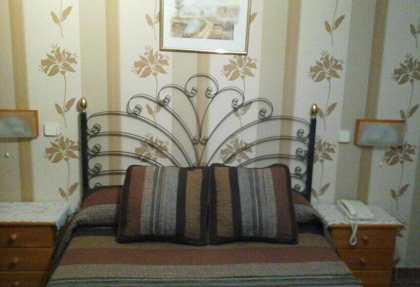 Отель Hostal Piñera