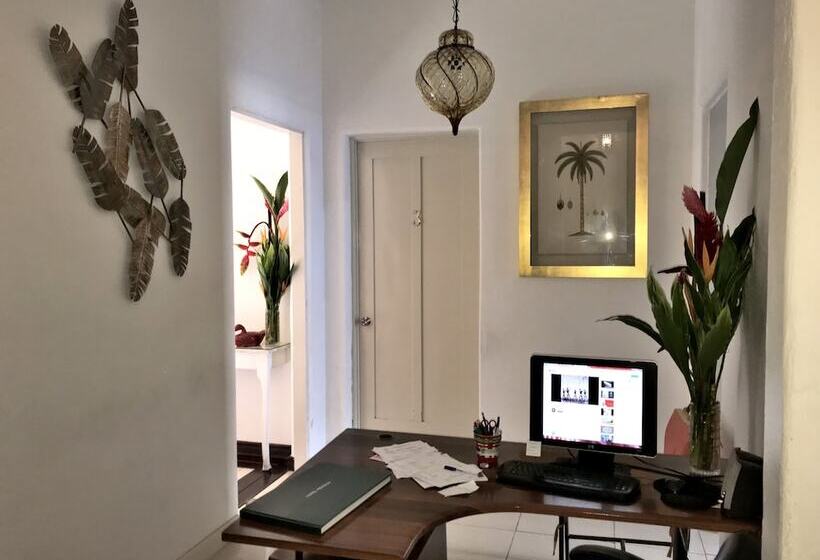 Отель Kekoldi Garden