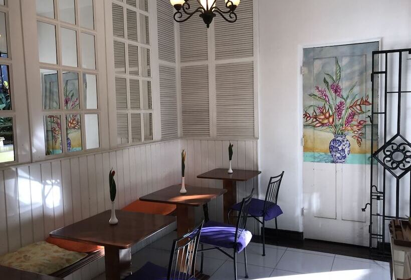 Отель Kekoldi Garden