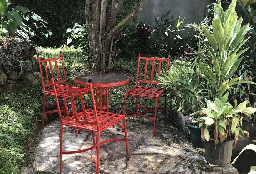 Отель Kekoldi Garden