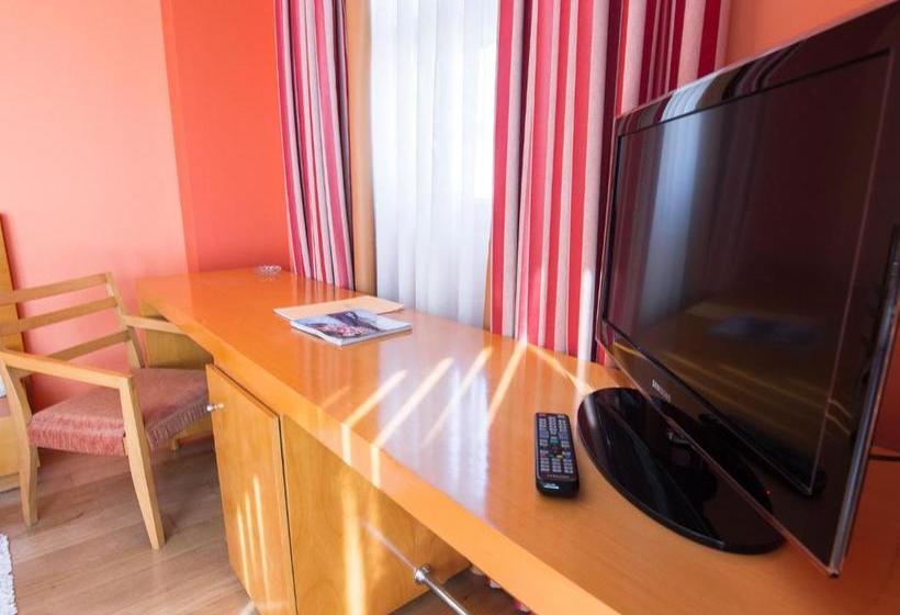 فندق La Estación De Luanco