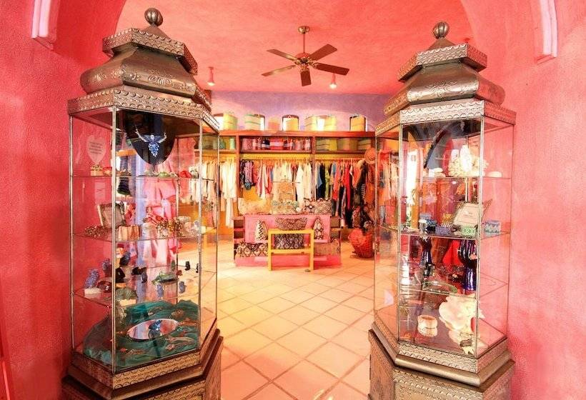 فندق Las Alamandas