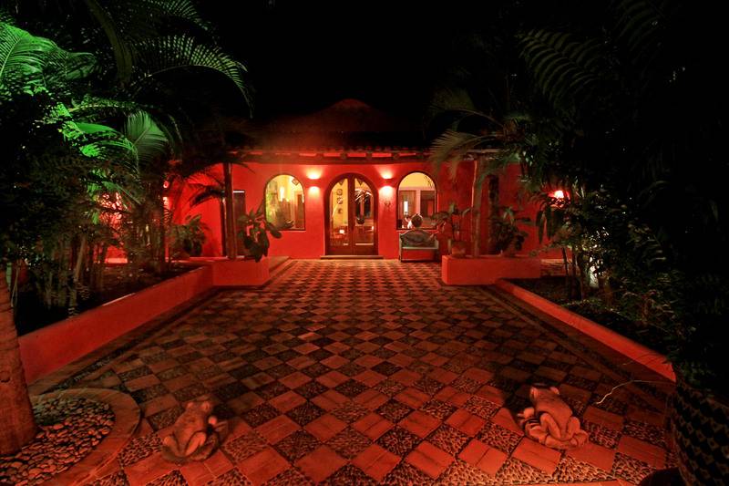 فندق Las Alamandas