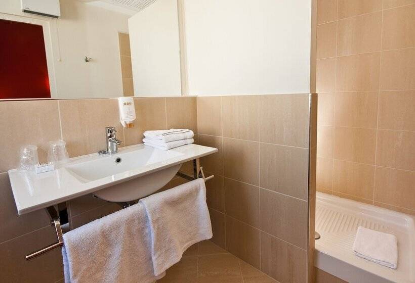 هتل Le Clocher De Rodez Centre Gare