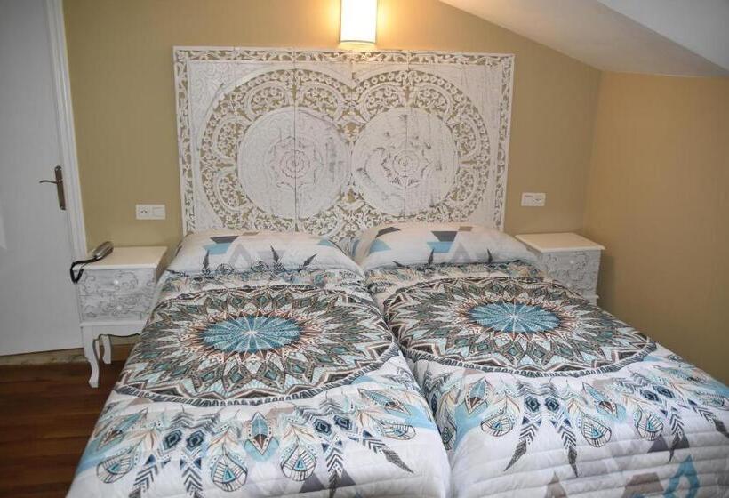 בית מלון כפרי Los Acebos Cangas