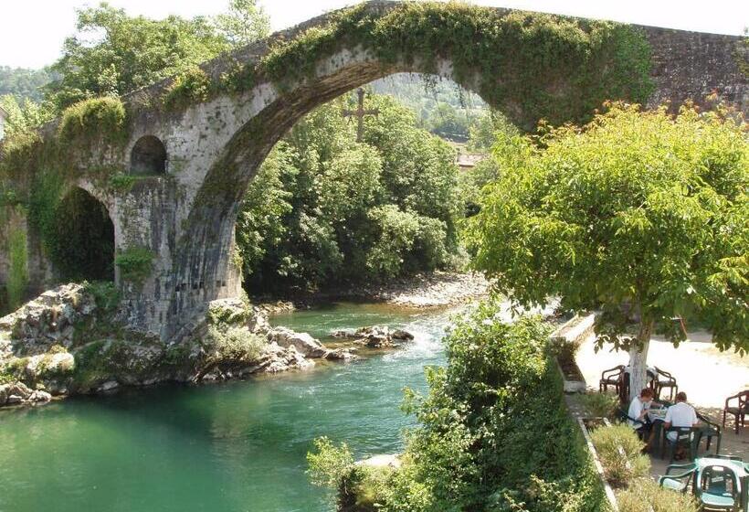 בית מלון כפרי Los Acebos Cangas