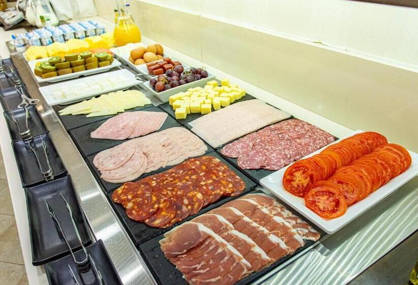 Отель Maestranza