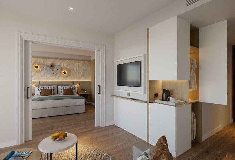 Отель Mediterranean Palace