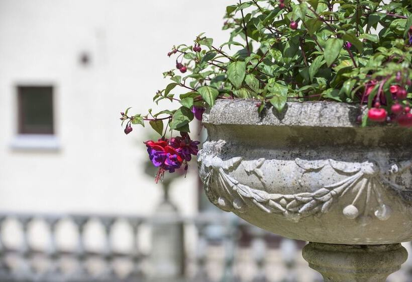 فندق Newby Bridge