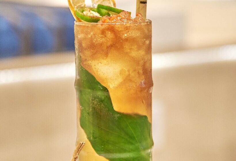 هتل NH Collection Madrid Abascal