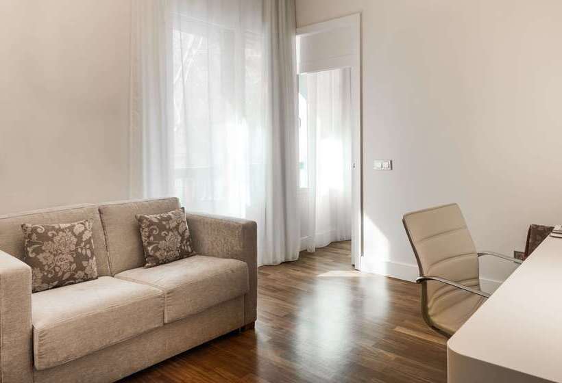 هتل NH Collection Madrid Abascal