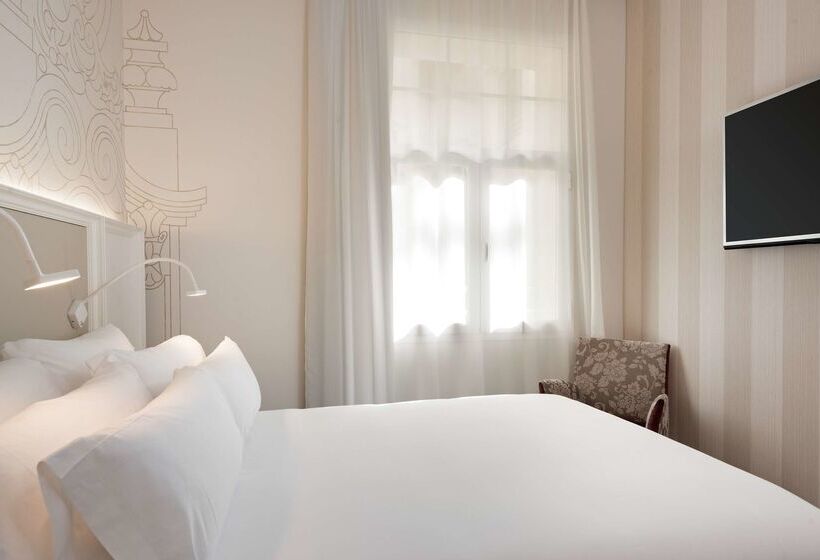 هتل NH Collection Madrid Abascal