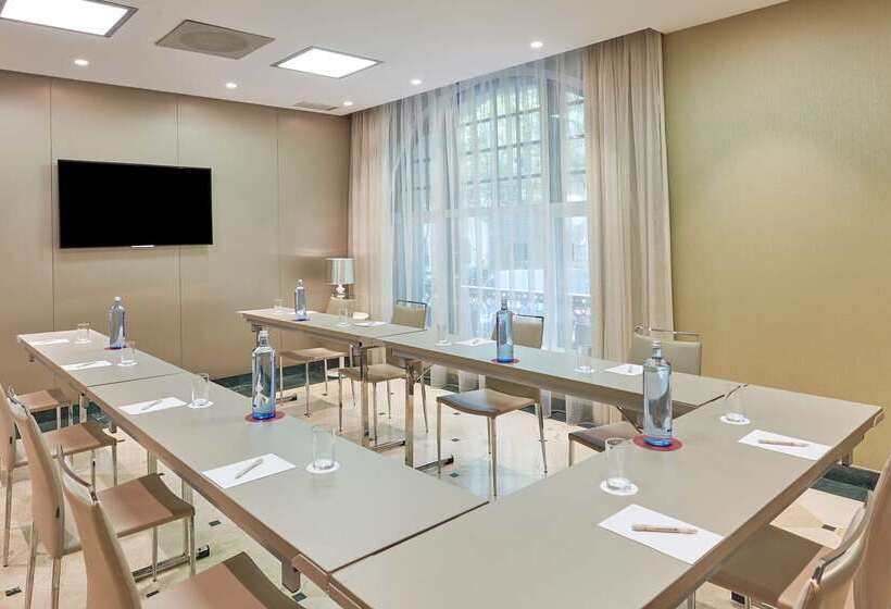 هتل NH Collection Madrid Abascal