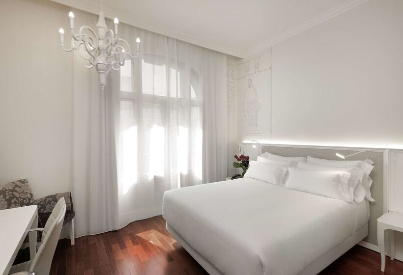 هتل NH Collection Madrid Abascal