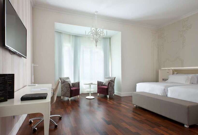 هتل NH Collection Madrid Abascal