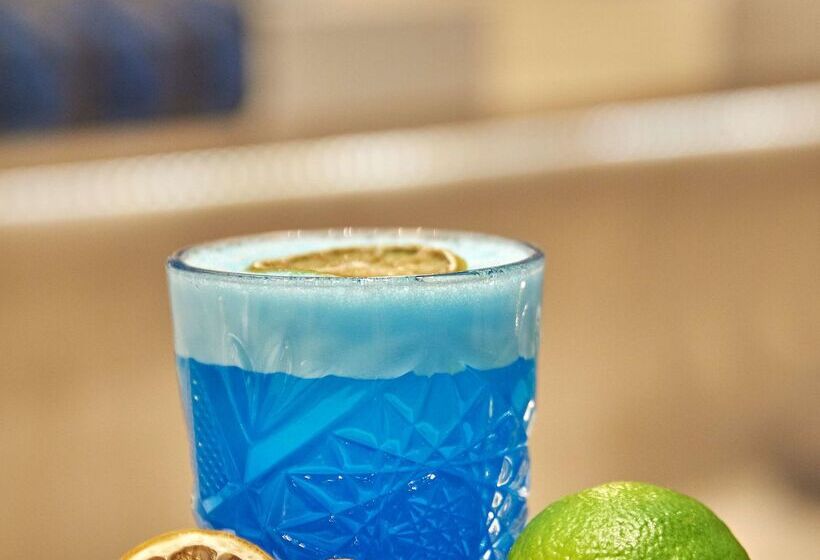 هتل NH Collection Madrid Abascal