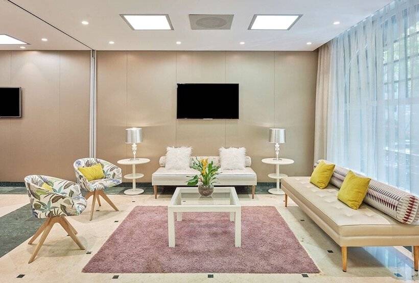 هتل NH Collection Madrid Abascal