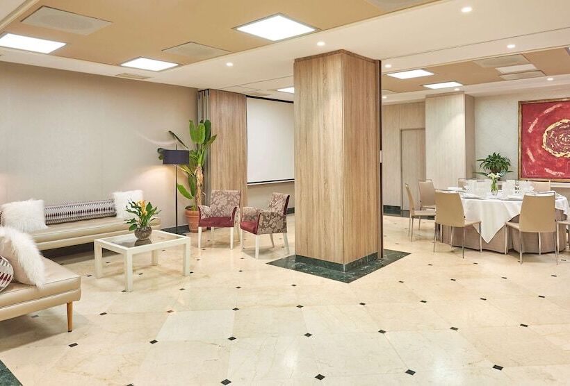 هتل NH Collection Madrid Abascal