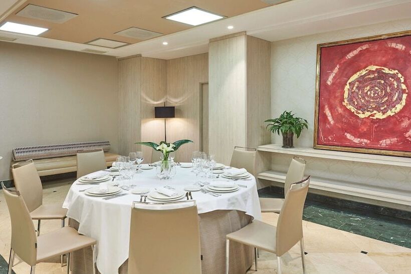 هتل NH Collection Madrid Abascal