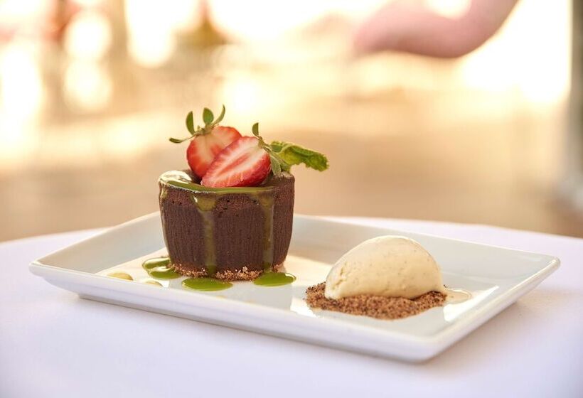 هتل NH Collection Madrid Abascal