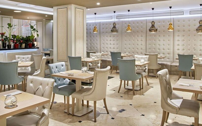 هتل NH Collection Madrid Abascal