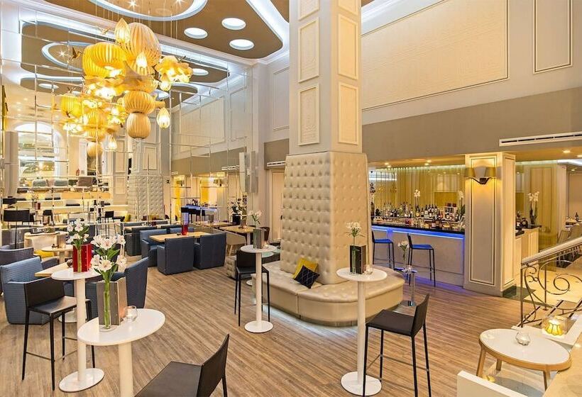 هتل NH Collection Madrid Abascal