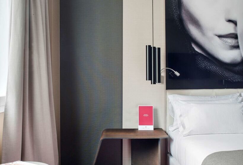 هتل NH Collection Madrid Suecia