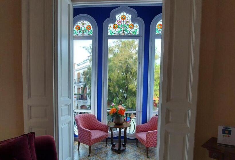 Отель Noucentista