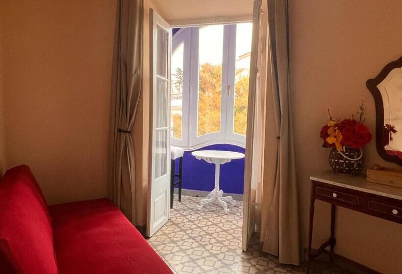 Отель Noucentista