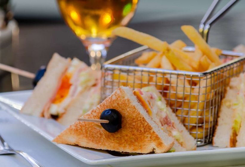 هتل Olissippo Marques De Sa