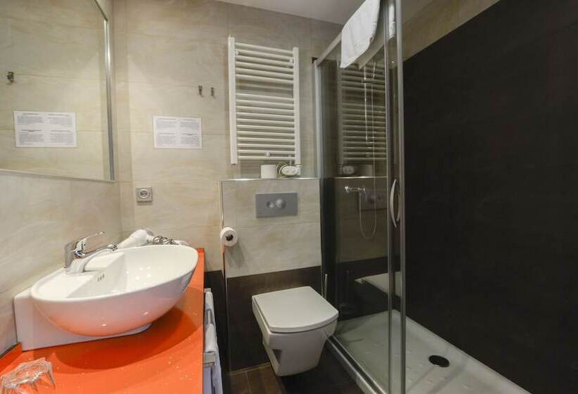 هتل Pension Kursaal