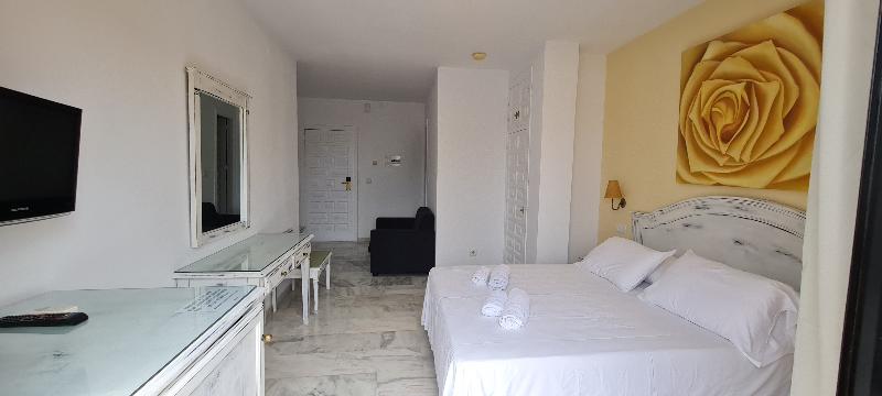 Aparthotel Playamaro