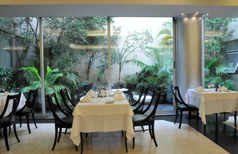 فندق Plaza Real Suites