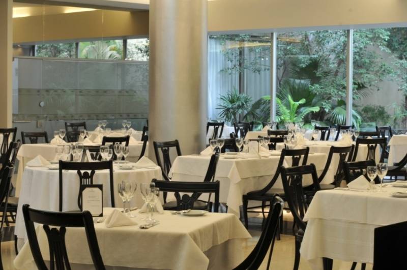 فندق Plaza Real Suites