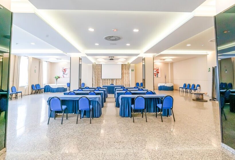 فندق Ponferrada Plaza